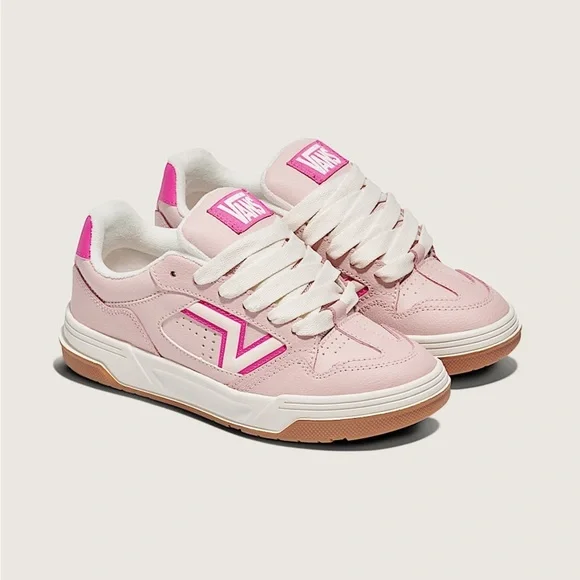 VANS UNISEX PINK AND WHITE SNEAKERS SIZE:
5 - men
6.5 - women - Picture 1 of 14